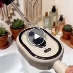 Električna četka za kosu s parom – video